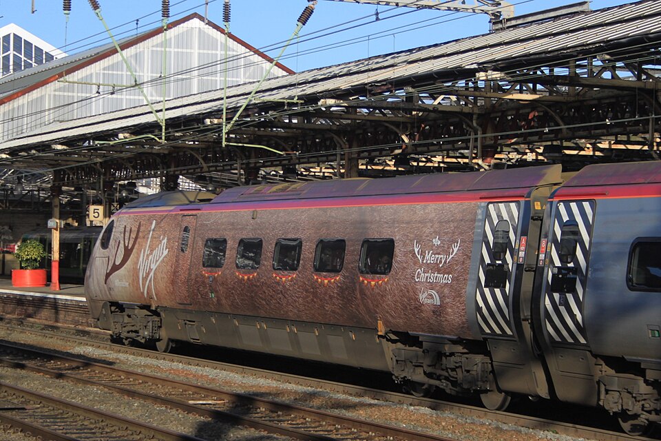 File:Crewe - Virgin 390112 Traindeer (DMSO 69212).JPG
