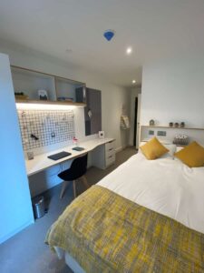 silver-ensuite-bedroom