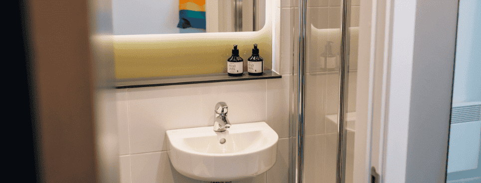 What do you need to take with you to university - Bathroom